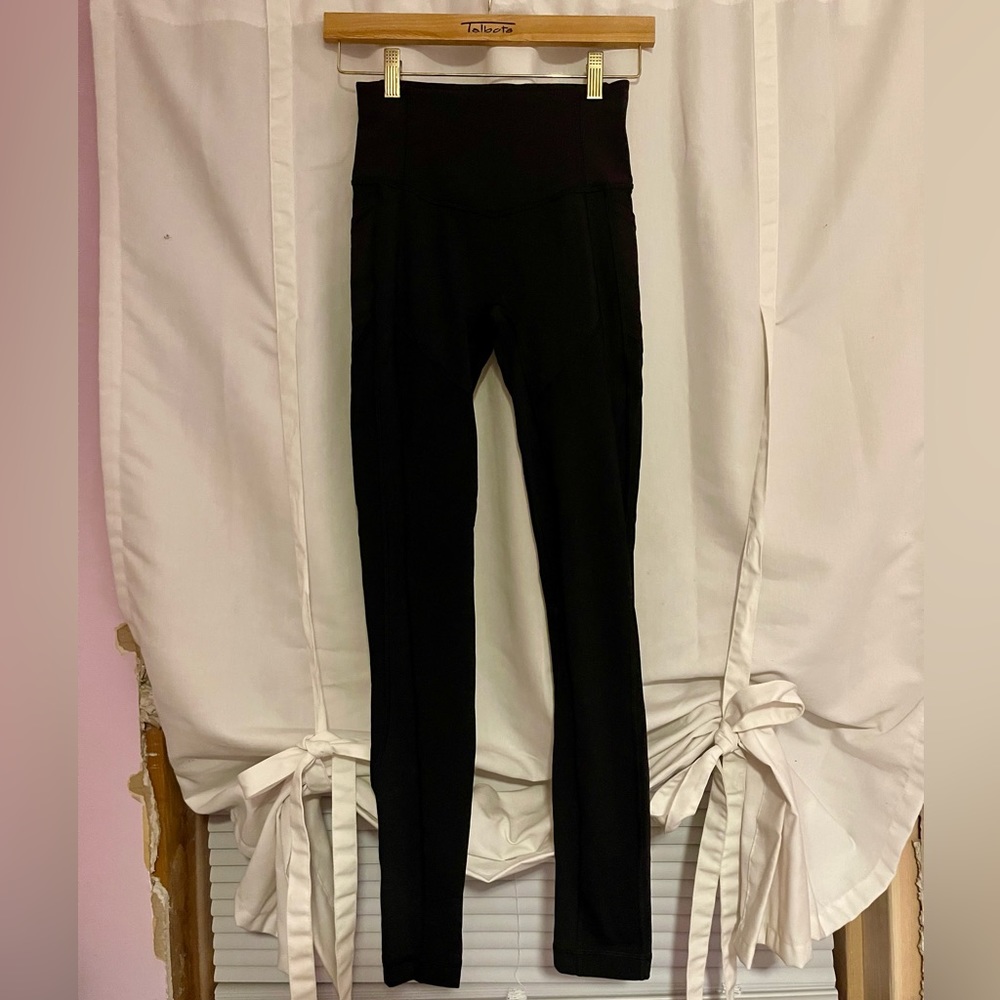 Lululemon High-Rise 28” Leggings, Size 4
